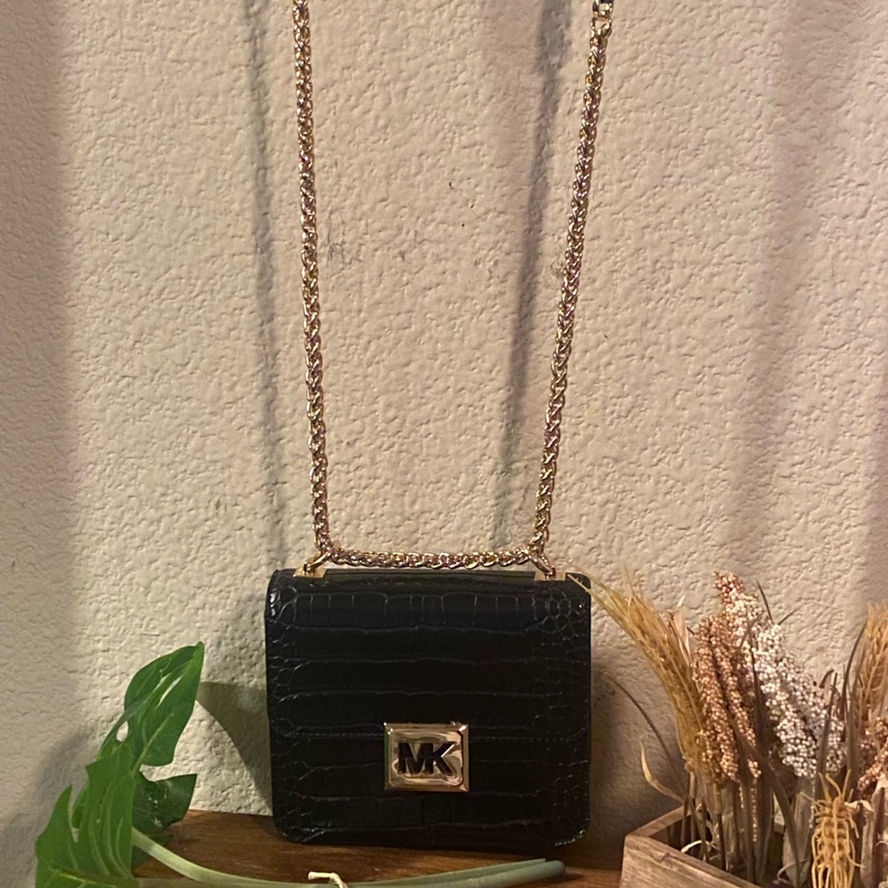 Sold MICHAEL KORS SONIA SMALL SHOULDER CROSSBODY BAG BLACK LEATHER GOLD NEW - Picture 4 of 16
